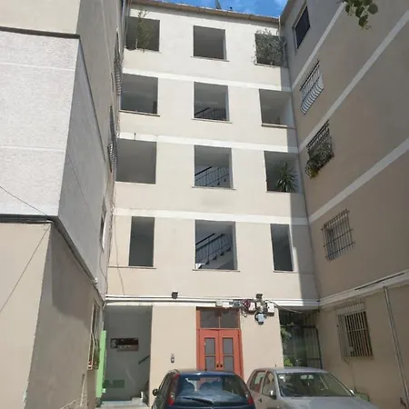 Apartment Cozy & Stylish Tirana